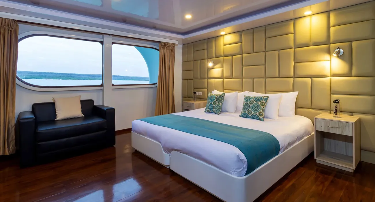 The Petrel Luxury Cruise video